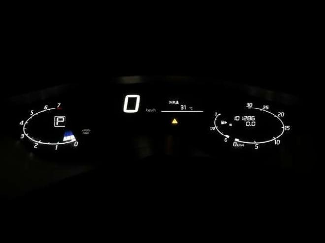 セレナ2.0 20X 4WD　ブレーキサポート　フリップダウンモニター 2000