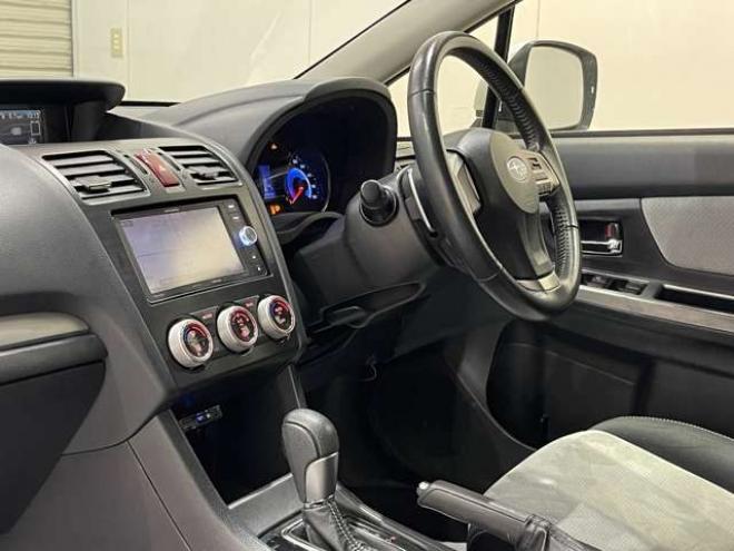 インプレッサXVハイブリッド 2.0i-L アイサイト 4WD　ナビ　フルセグ　Bluetooth　バックカメラ 2000