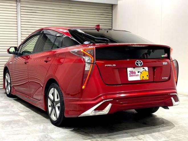 プリウス1.8 S ツーリングセレクション E-Four 4WD　セーフテイーセンス　ブレーキサポート 1800