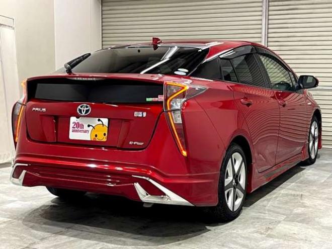 プリウス1.8 S ツーリングセレクション E-Four 4WD　セーフテイーセンス　ブレーキサポート 1800
