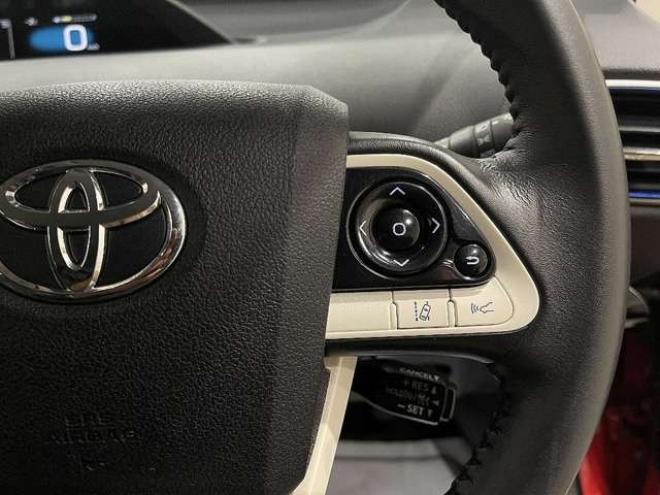 プリウス1.8 S ツーリングセレクション E-Four 4WD　セーフテイーセンス　ブレーキサポート 1800