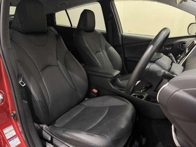 プリウス1.8 S ツーリングセレクション E-Four 4WD　セーフテイーセンス　ブレーキサポート 1800