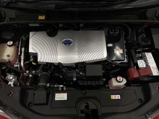 プリウス1.8 S ツーリングセレクション E-Four 4WD　セーフテイーセンス　ブレーキサポート 1800