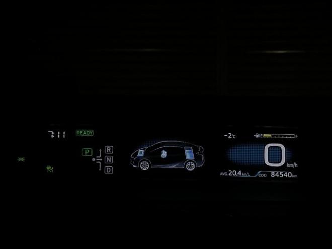 プリウス1.8 S ツーリングセレクション E-Four 4WD　セーフテイーセンス　ブレーキサポート 1800