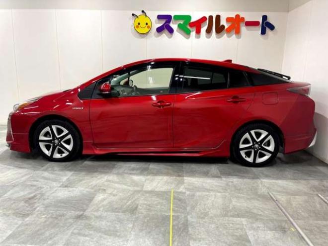 プリウス1.8 S ツーリングセレクション E-Four 4WD　セーフテイーセンス　ブレーキサポート 1800