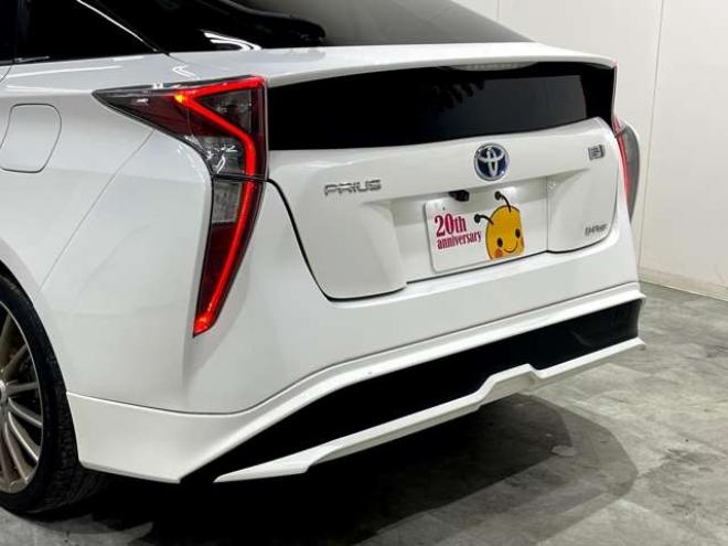プリウス1.8 A E-Four 4WD　ブレーキサポート　Bluetooth バックカメラ 1800