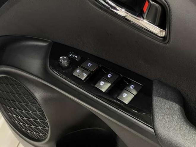 プリウス1.8 A E-Four 4WD　ブレーキサポート　Bluetooth バックカメラ 1800