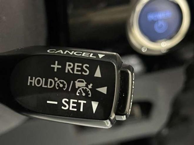プリウス1.8 A E-Four 4WD　ブレーキサポート　Bluetooth バックカメラ 1800