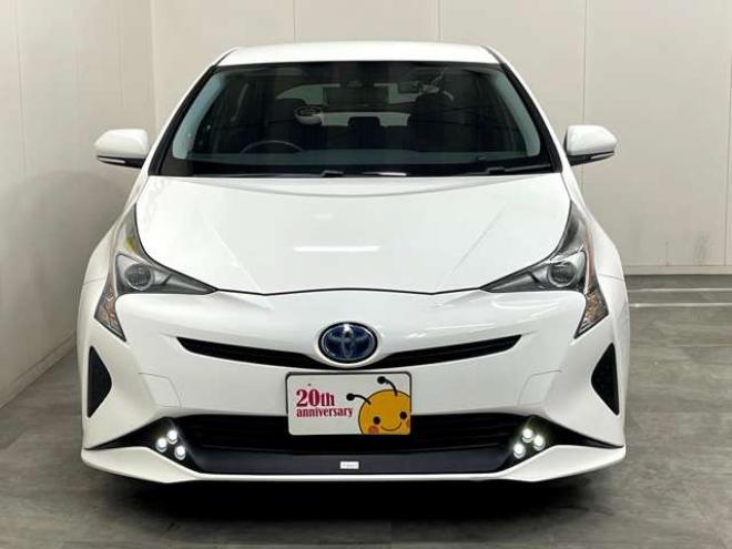 プリウス1.8 A E-Four 4WD　ブレーキサポート　Bluetooth バックカメラ 1800