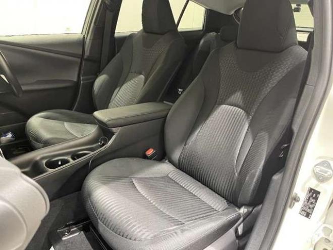 プリウス1.8 A E-Four 4WD　ブレーキサポート　Bluetooth バックカメラ 1800