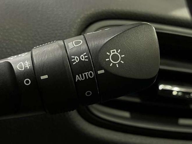 プリウス1.8 A E-Four 4WD　ブレーキサポート　Bluetooth バックカメラ 1800
