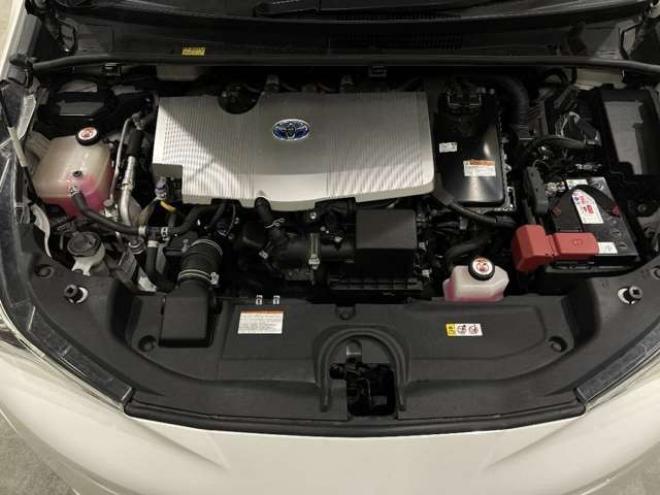 プリウス1.8 A E-Four 4WD　ブレーキサポート　Bluetooth バックカメラ 1800