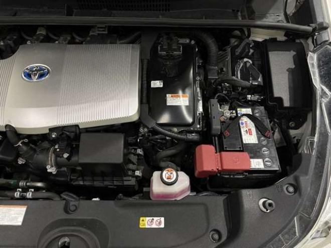 プリウス1.8 A E-Four 4WD　ブレーキサポート　Bluetooth バックカメラ 1800