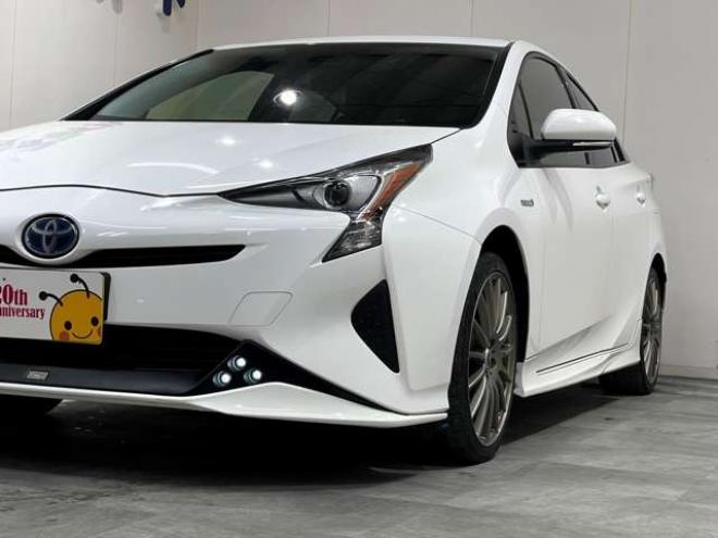 プリウス1.8 A E-Four 4WD　ブレーキサポート　Bluetooth バックカメラ 1800