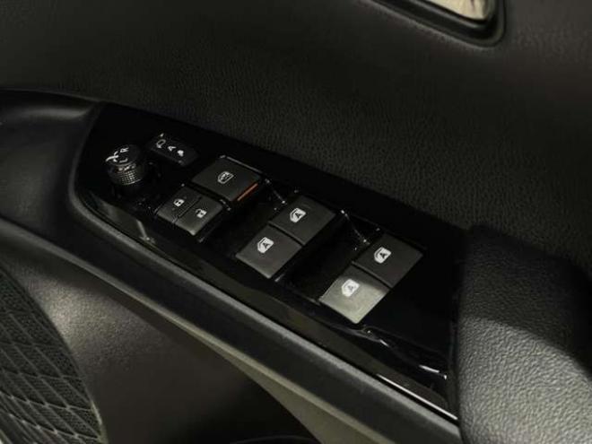 プリウス1.8 A E-Four 4WD　ナビ　フルセグ　Bluetooth　バックカメラ 1800