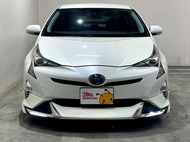 プリウス1.8 A E-Four 4WD　ナビ　フルセグ　Bluetooth　バックカメラ 1800