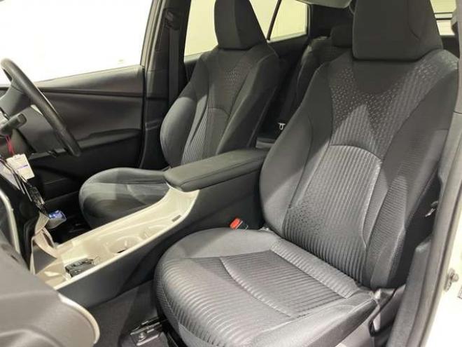 プリウス1.8 A E-Four 4WD　ナビ　フルセグ　Bluetooth　バックカメラ 1800