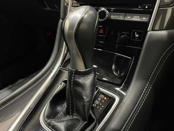 スカイライン3.5 350GT FOUR ハイブリッド タイプP　本革シート　エマージェンシーブレーキ 4WD 3500