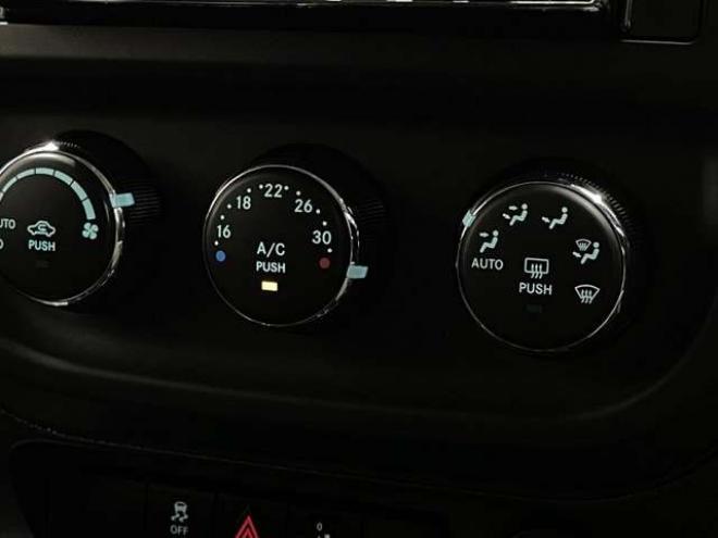 コンパススポーツ 4x4　HDDナビ　フルセグ　クルコン　ETC 4WD 2400