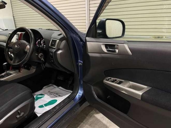 フォレスター2.0 XS 4WD　クルコン　Bモニタ　SDナビ+TV  HID 2000
