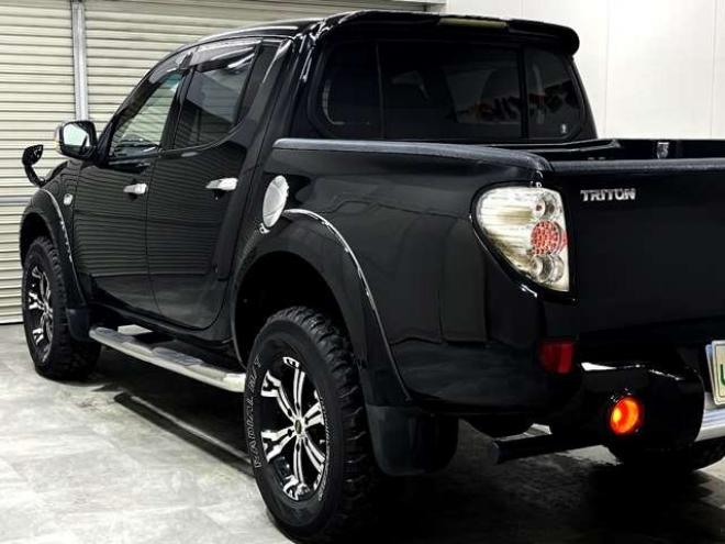 トライトン3.5 4WD　ナビ　フルセグ　バックカメラ　ETC 3500