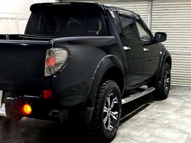 トライトン3.5 4WD　ナビ　フルセグ　バックカメラ　ETC 3500