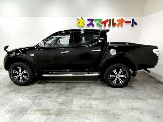 トライトン3.5 4WD　ナビ　フルセグ　バックカメラ　ETC 3500