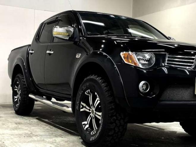トライトン3.5 4WD　ナビ　フルセグ　バックカメラ　ETC 3500