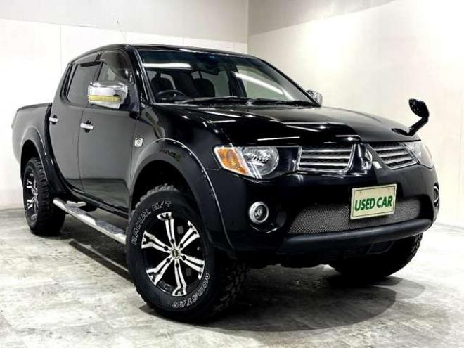 トライトン3.5 4WD　ナビ　フルセグ　バックカメラ　ETC 3500