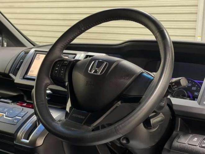 ステップワゴン2.0 スパーダ Z 4WD　エンジンスターター　両側電動スライドドア 2000