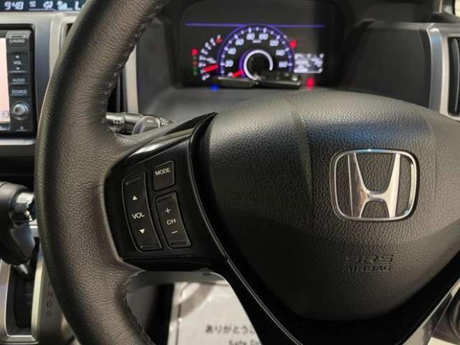 ステップワゴン2.0 スパーダ Z 4WD　エンジンスターター　両側電動スライドドア 2000