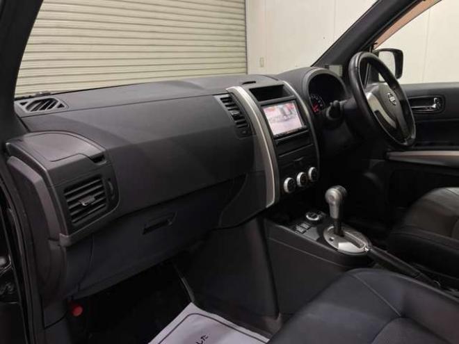 エクストレイル2.0 20X 4WD　ハイパールーフレール　ナビ　バックカメラ 2000