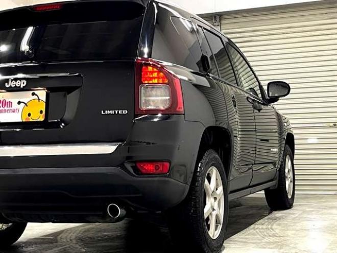 コンパスリミテッド 4WD　ナビ　フルセグ　クルコン　バックカメラ 2400