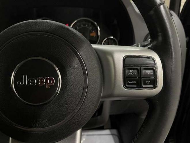 コンパスリミテッド 4WD　ナビ　フルセグ　クルコン　バックカメラ 2400
