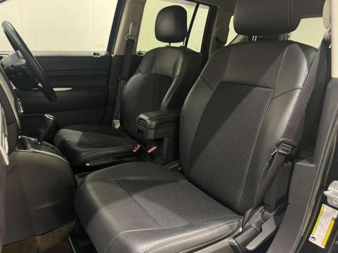 コンパスノース 4WD　ワンオーナー　クルコン　バックカメラ 正規輸入車 2400