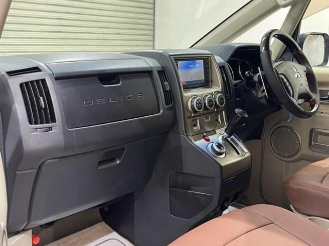 デリカD：5 2.4 シャモニー 4WD　グリルガード　フリップダウンモニター 2400