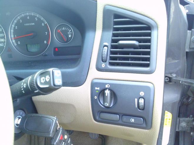 ボルボXC70 2.5T 4WD 2500 5Dr