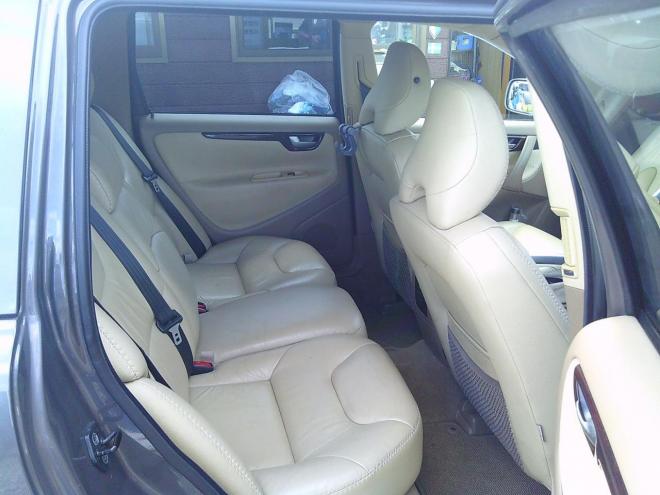 ボルボXC70 2.5T 4WD 2500 5Dr