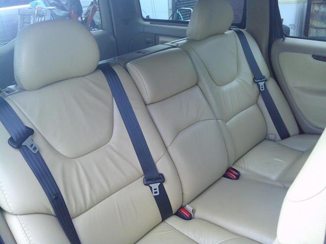 ボルボXC70 2.5T 4WD 2500 5Dr