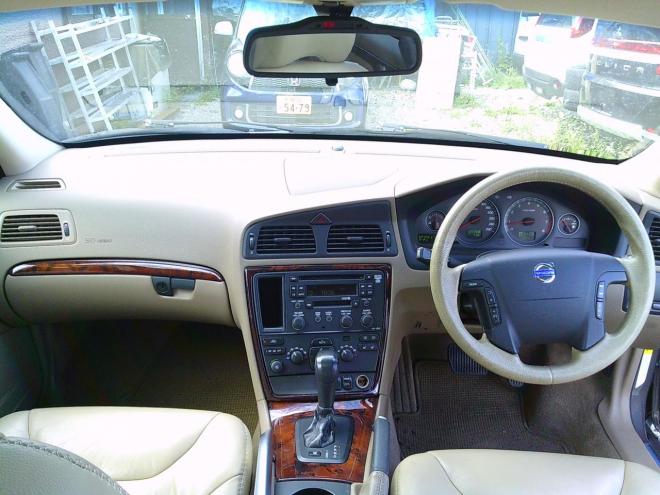 ボルボXC70 2.5T 4WD 2500 5Dr