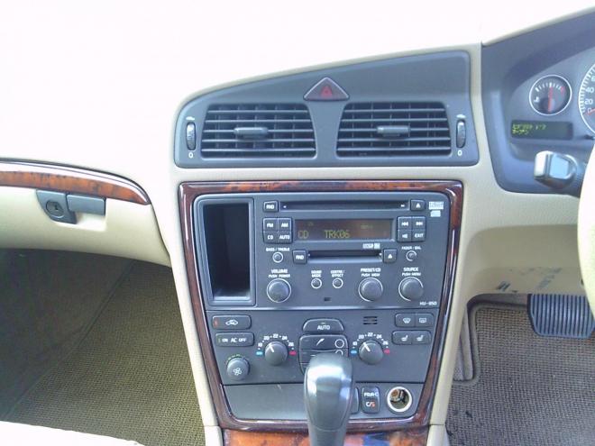 ボルボXC70 2.5T 4WD 2500 5Dr
