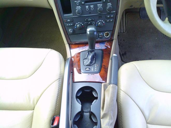 ボルボXC70 2.5T 4WD 2500 5Dr