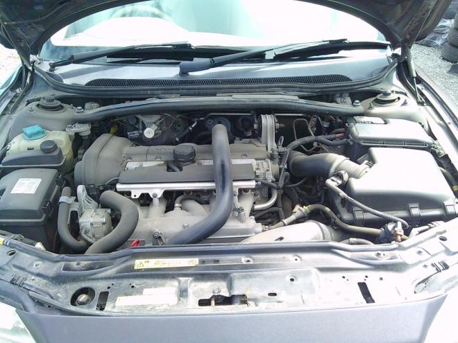 ボルボXC70 2.5T 4WD 2500 5Dr