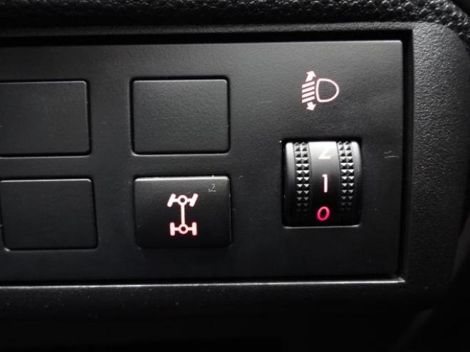 デミオ 13C　修復歴なし　ＴＶナビ付き　車検R8年６月！4WD 1300 5Dr