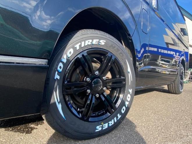 ハイエースワゴン ＧＬ　ワゴンＧＬ４ＷＤ４型フェイス３ナンバー１０人乗りパワースライドドア付き４１５コブラクリーンルックＦスポ４１５バッドラッカー１６インチブラックレザー調シートカバー 4WD 2700 4Dr