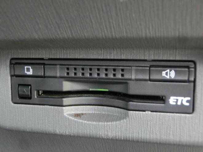 プリウスαＳ　１８インチＡＷ新品　純正ナビ　ＴＶ　Ｂモニター　ＥＴＣ 2WD 1800 5Dr