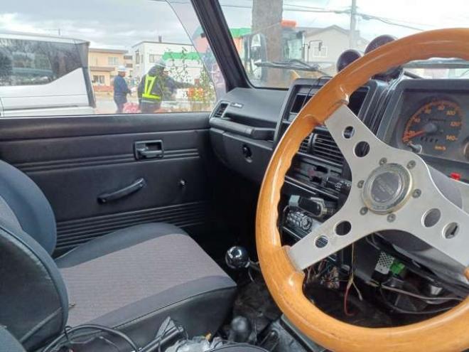 ジムニーワイルドウインド リミテッド 4WD　リフトアップ　社外バンパー　改公認 660