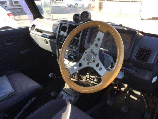 ジムニーワイルドウインド リミテッド 4WD　リフトアップ　社外バンパー　改公認 660