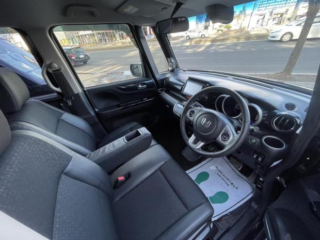 N-BOXカスタムGターボ　Lパッケージ 4WD 660 5Dr