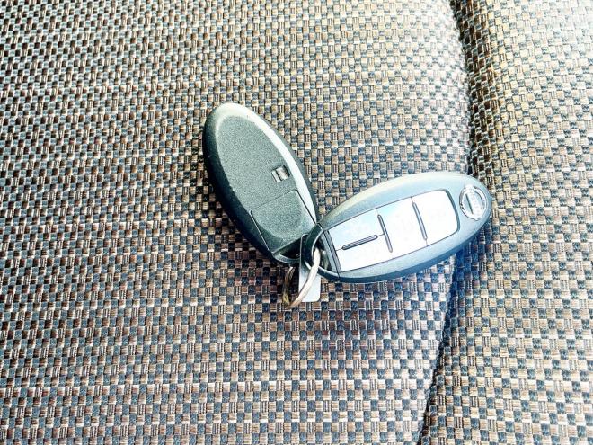 セレナ2.0HスターVセレクション+Safety 4WD　ローンが不安な方＜優遇ローン＞１年保証　本州仕入　寒冷地 純正ナビ　カメラ　HID　